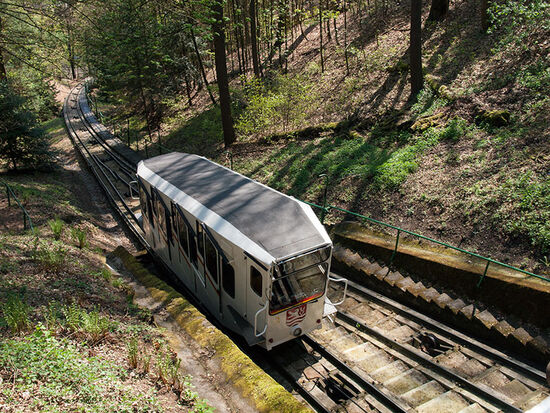 100 years old this summer: the funicular railway to the Café Diana in Karlovy Vary (photo © hidden europe).