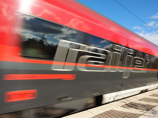 Unusual motive power: the 18.08 train from Salzburg to Vienna is powered by Austrian lawyers (photo © Tomnex / dreamstime.com).