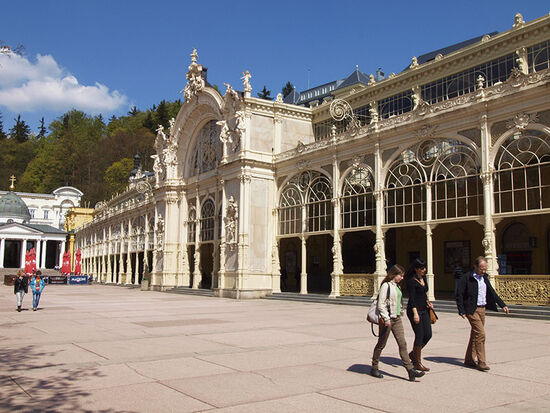 End of the line for the slow train from the Czech spa town of Karlovy Vary: Marianske Lazne (photo © hidden europe).